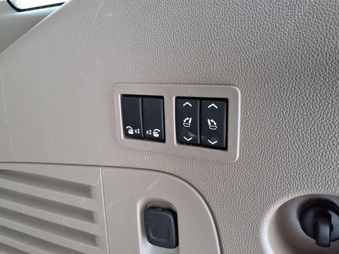 Used 2018 Chevrolet Tahoe LT image 39