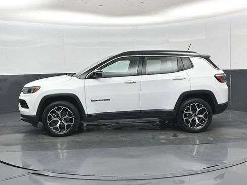 Used 2025 Jeep Compass Limited AWD/4WD image 32