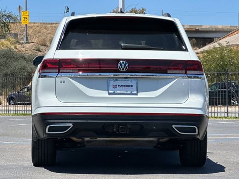 Used 2025 Volkswagen Atlas SE FWD image 4