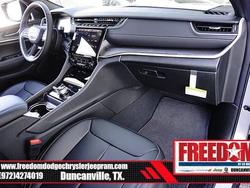 New 2025 Jeep Grand Cherokee L Limited image 12