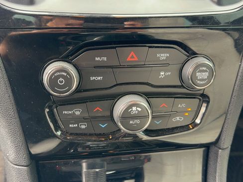 Used 2020 Chrysler 300 S RWD image 22