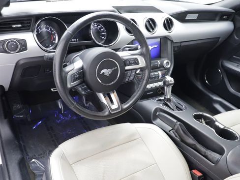 Used 2017 Ford Mustang GT Premium RWD image 6