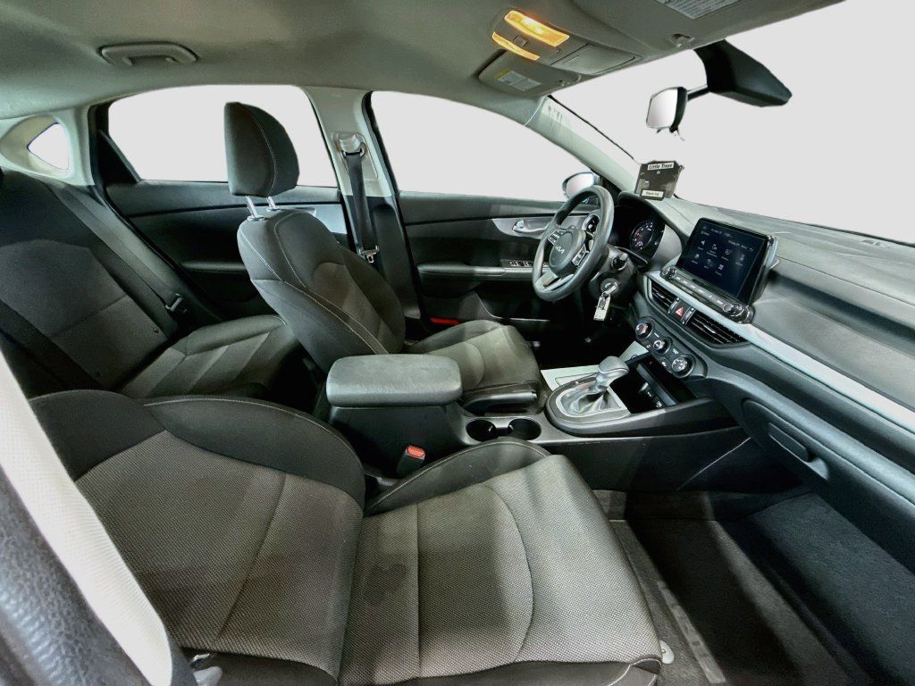 Used 2024 Kia Forte LXS w/ LXS Technology Package FWD image 26
