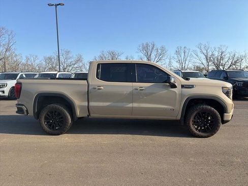 Used 2022 GMC Sierra 1500 AT4 w/ Sierra Safety Plus Package AWD/4WD image 5