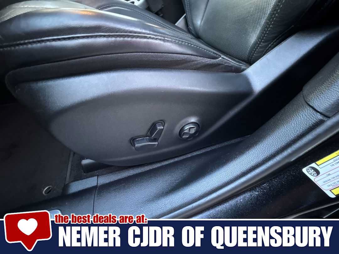 Used 2019 Jeep Cherokee Limited AWD/4WD image 12