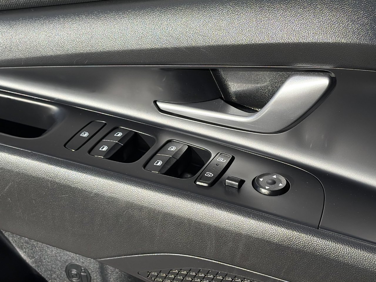 Certified 2024 Hyundai Elantra SEL FWD image 20