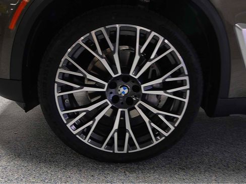 Used 2026 BMW X5 sDrive40i image 5