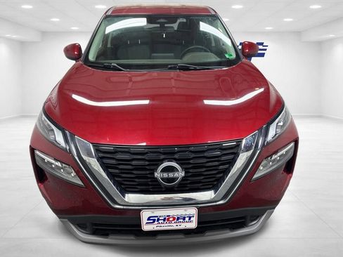 Used 2023 Nissan Rogue SV image 2