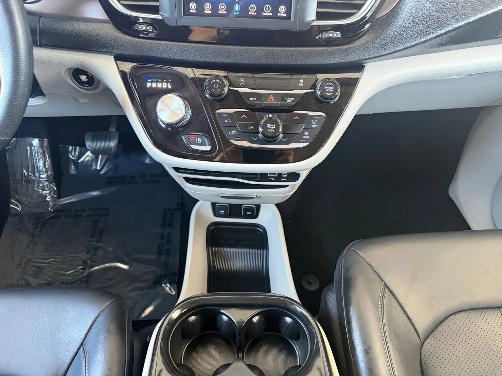 Used 2020 Chrysler Voyager Lxi FWD image 11