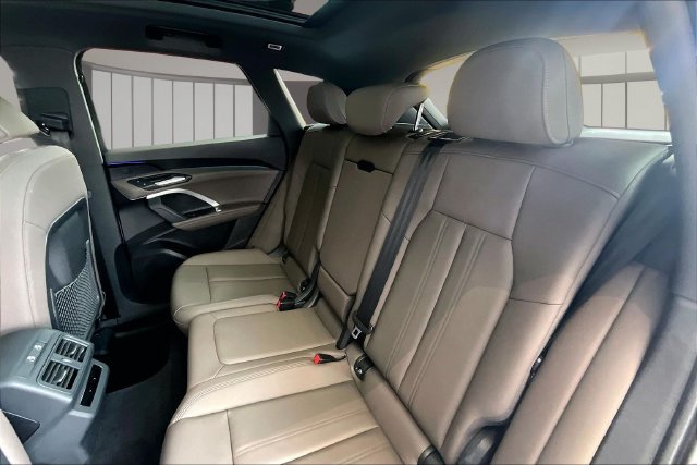 Used 2025 Audi Q5 Premium w/ Convenience Package AWD/4WD image 22