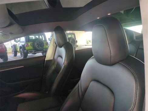 Used 2021 Tesla Model 3 Standard Range Plus image 22