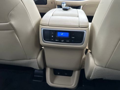 Used 2015 Toyota Highlander Limited w/ Driver Technology Package AWD/4WD image 35