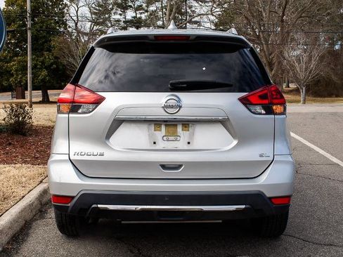 Used 2018 Nissan Rogue SL image 4