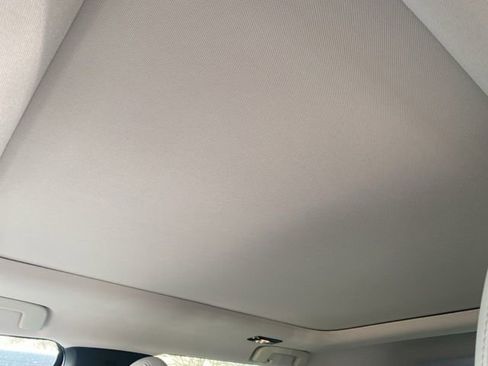 New 2025 Mitsubishi Outlander SE image 34