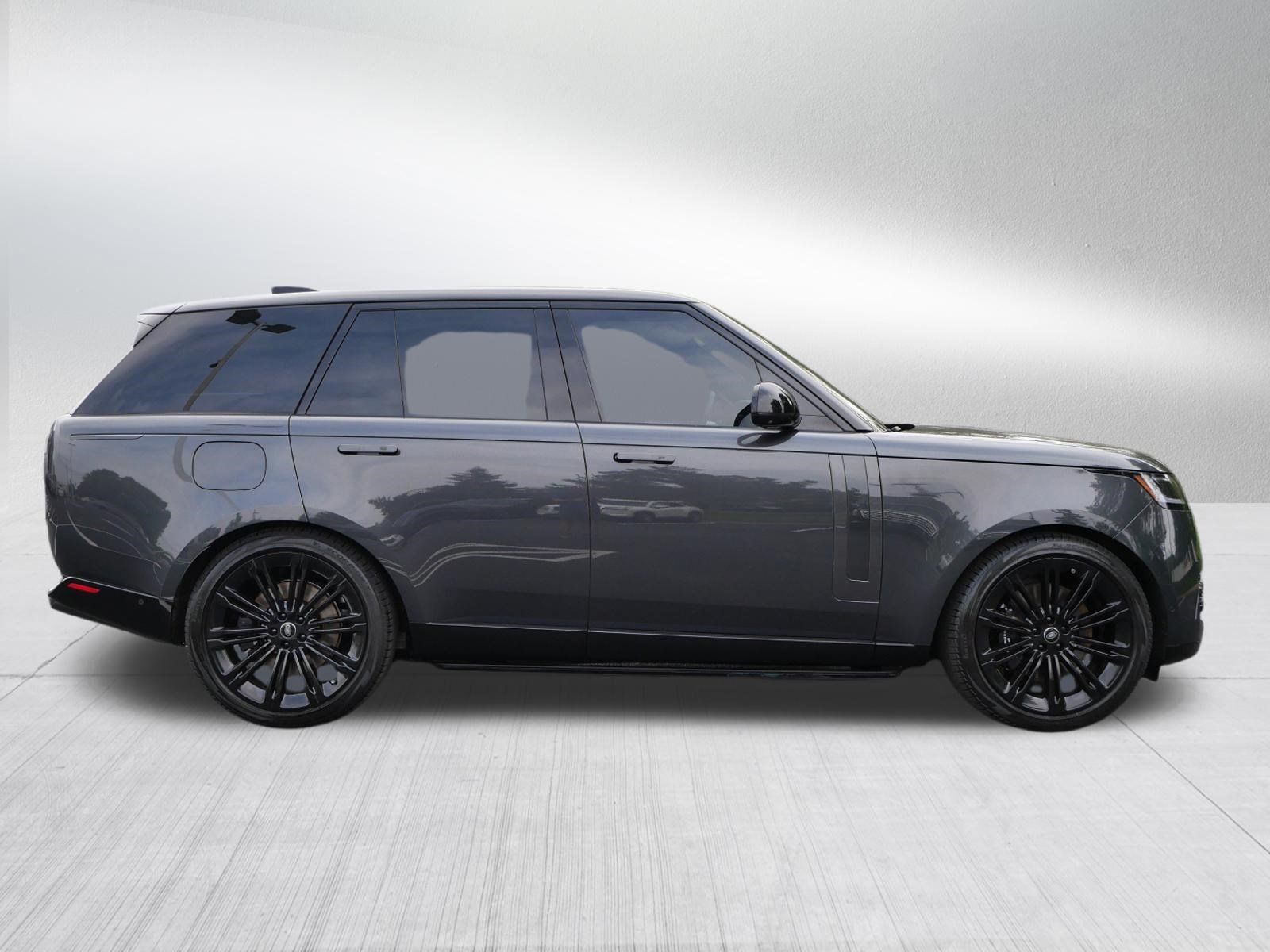 Certified 2025 Land Rover Range Rover SE AWD/4WD image 6