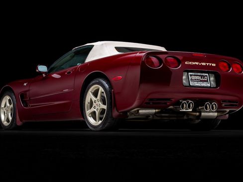 Used 2003 Chevrolet Corvette 50th Anniversary Edition w/ Preferred Equipment Group1 image 9