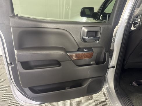 Used 2017 GMC Sierra 1500 SLE w/ SLE Value Package image 16