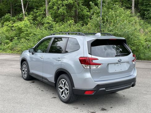 Certified 2023 Subaru Forester Premium AWD/4WD image 3
