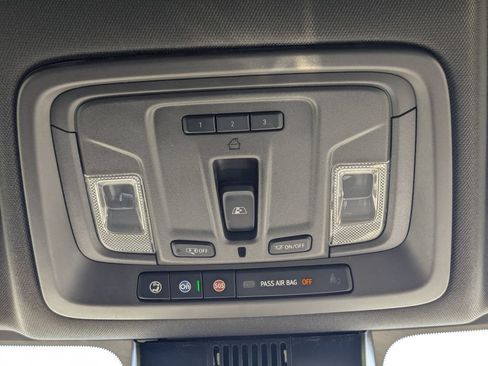 Certified 2025 Chevrolet Silverado 1500 RST AWD/4WD image 25