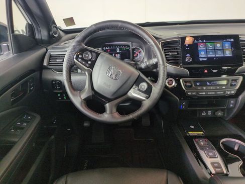 Certified 2024 Honda Passport Black Edition image 17
