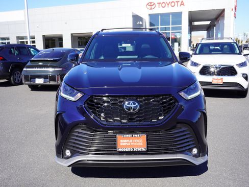 New 2025 Toyota Highlander XSE image 6