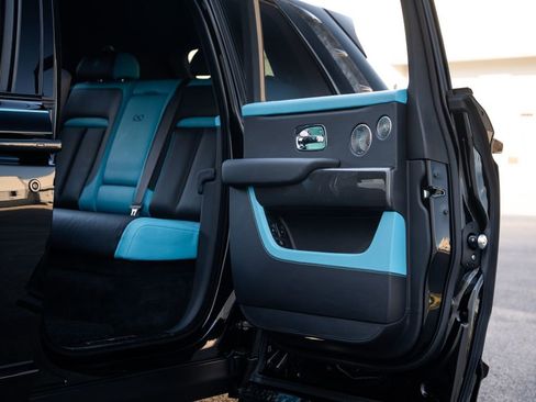 Used 2023 Rolls-Royce Cullinan Black Badge image 44