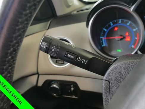 Used 2014 Chevrolet Cruze LT image 24