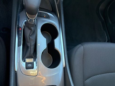 Used 2024 Chevrolet Malibu LT image 36