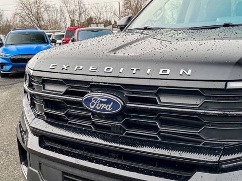 Used 2025 Ford Expedition Max Active AWD/4WD image 9