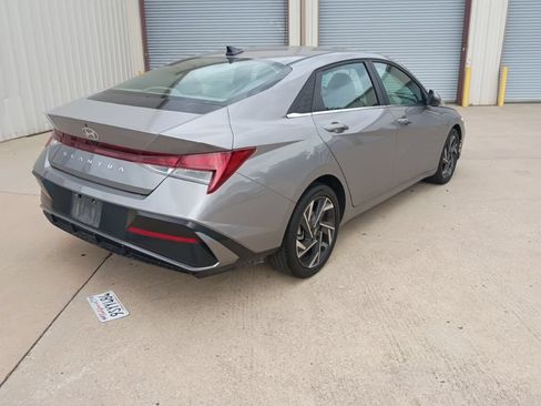 Used 2025 Hyundai Elantra SEL FWD image 7
