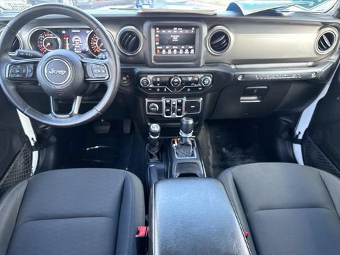 Used 2018 Jeep Wrangler Unlimited Sport S AWD/4WD image 16