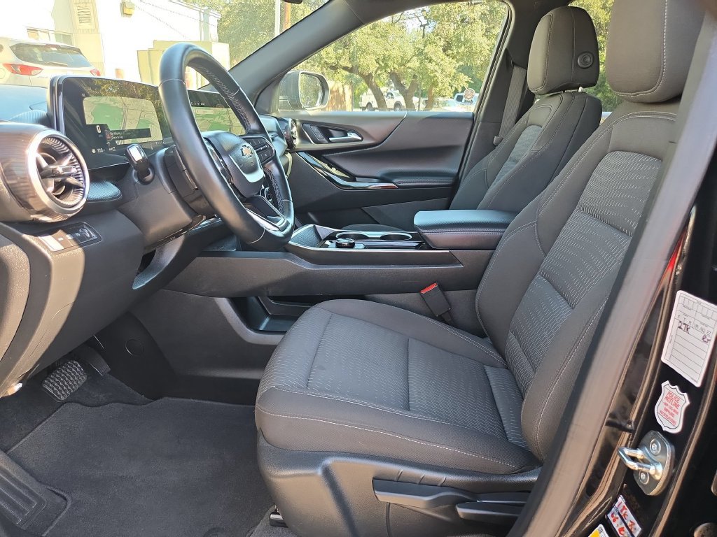 Used 2026 Chevrolet Equinox LT AWD/4WD image 25