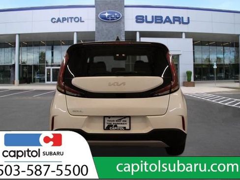 Used 2023 Kia Soul LX w/ LX Technology Package FWD image 5