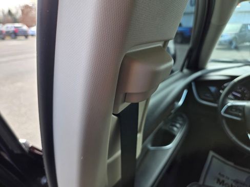 Used 2022 Buick Envision Avenir w/ Technology Package II image 34