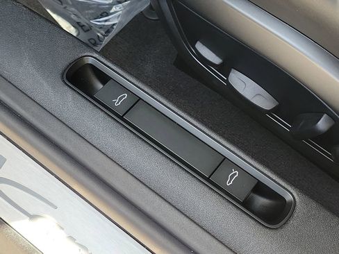 Certified 2024 Porsche 911 Cabriolet image 28