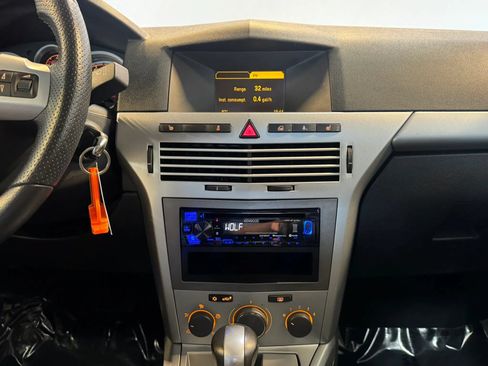 Used 2008 Saturn Astra XR w/ Premium Trim Package FWD image 13