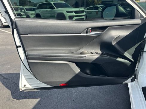 Used 2021 Toyota Camry SE AWD/4WD image 28