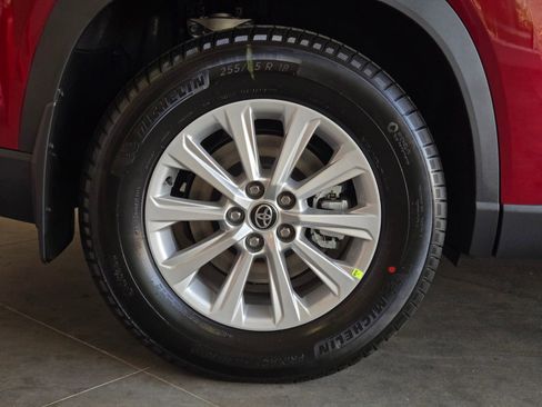 New 2026 Toyota Grand Highlander XLE image 4