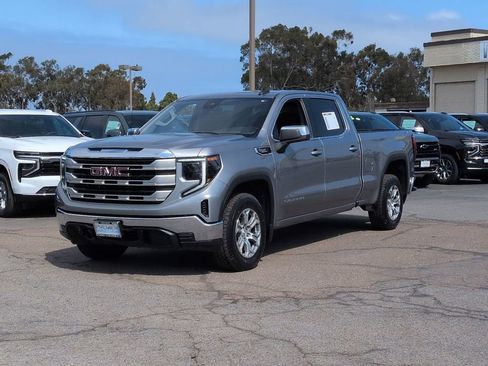 Used 2025 GMC Sierra 1500 SLE w/ X31 Off-Road Package AWD/4WD image 1