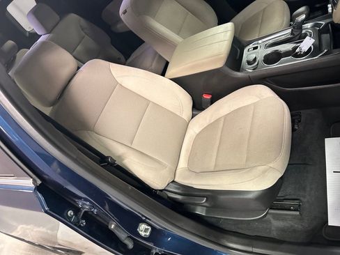 Used 2023 Chevrolet Traverse LS w/ Safety Package image 25