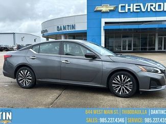 Used 2025 Nissan Altima 2.5 SV FWD video 1