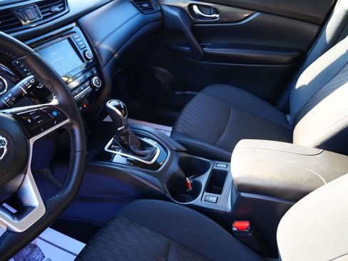 Used 2019 Nissan Rogue SV w/ Premium Package AWD/4WD image 14