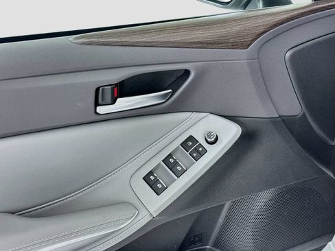 Used 2022 Toyota Avalon XLE w/ Moonroof Package FWD image 21