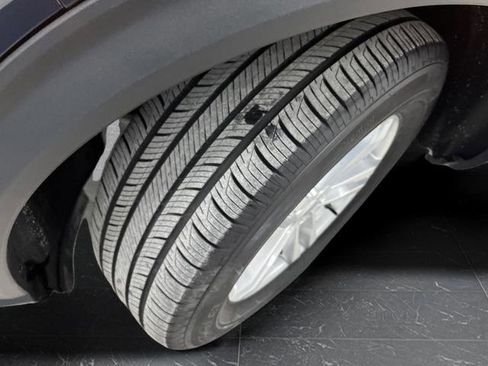 Used 2023 Ford Explorer XLT image 36