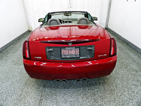 Used 2005 Cadillac XLR RWD image 8