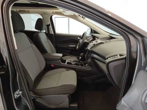 Used 2017 Ford Escape SE image 19