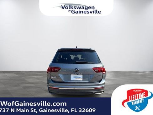 Certified 2024 Volkswagen Tiguan SE AWD/4WD image 5