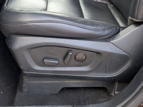Used 2022 Ford Explorer XLT w/ Equipment Group 202A AWD/4WD image 11