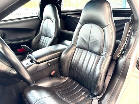 Used 1998 Chevrolet Corvette Coupe w/ Memory Pkg RWD image 4