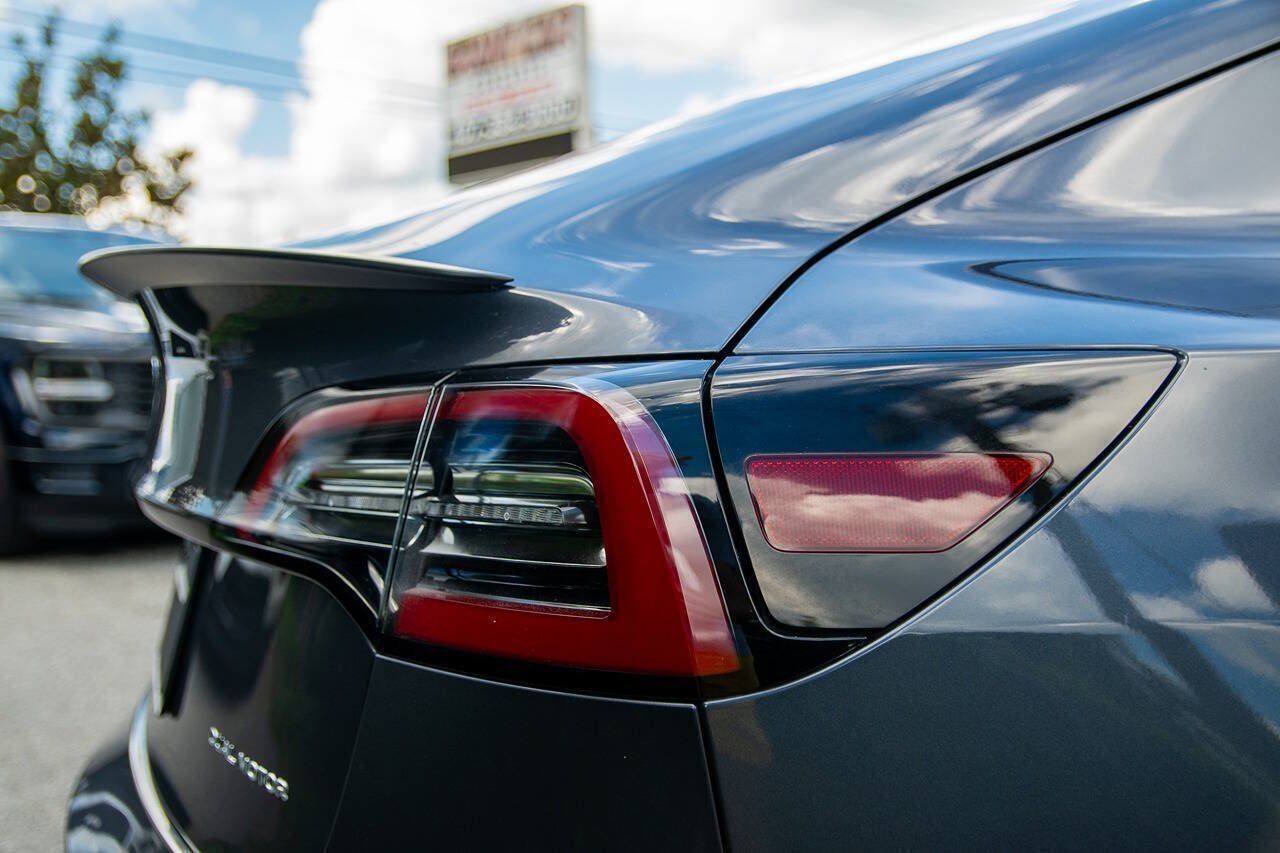 Used 2022 Tesla Model 3 Long Range AWD/4WD image 24
